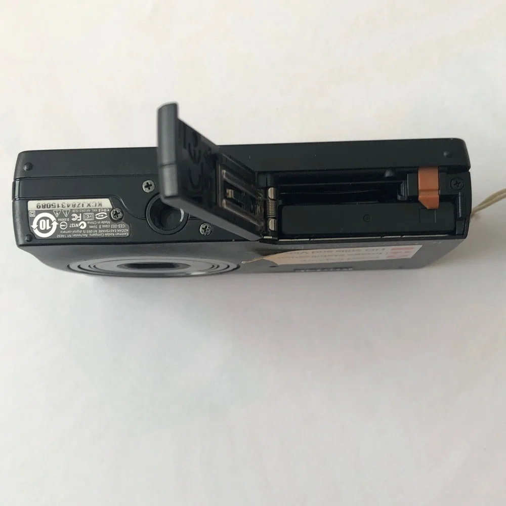 Broken Kodak Easyshare M1033 10MP Digital Camera, For Part